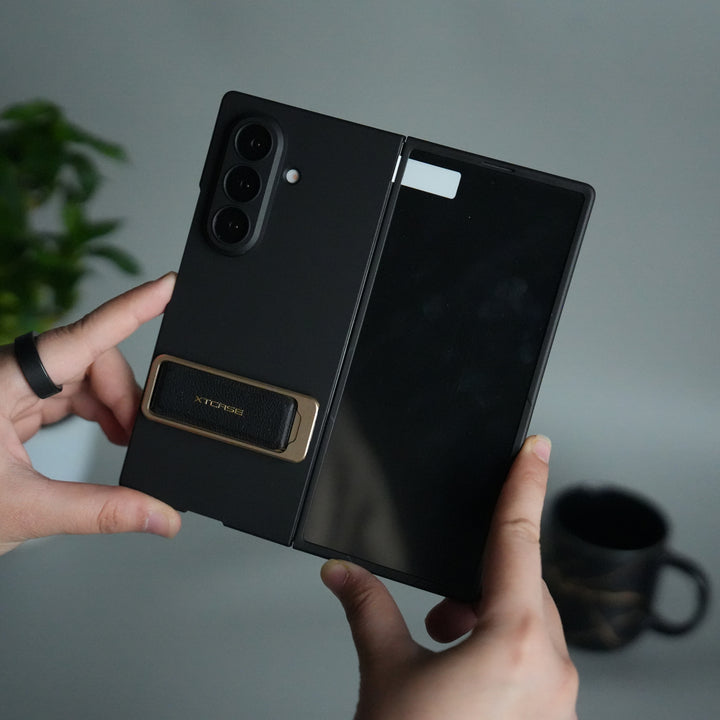 Galaxy Z Fold 7 Ultra-thin Wristband Brace Holder Kick Stand Front Glass Protective Case