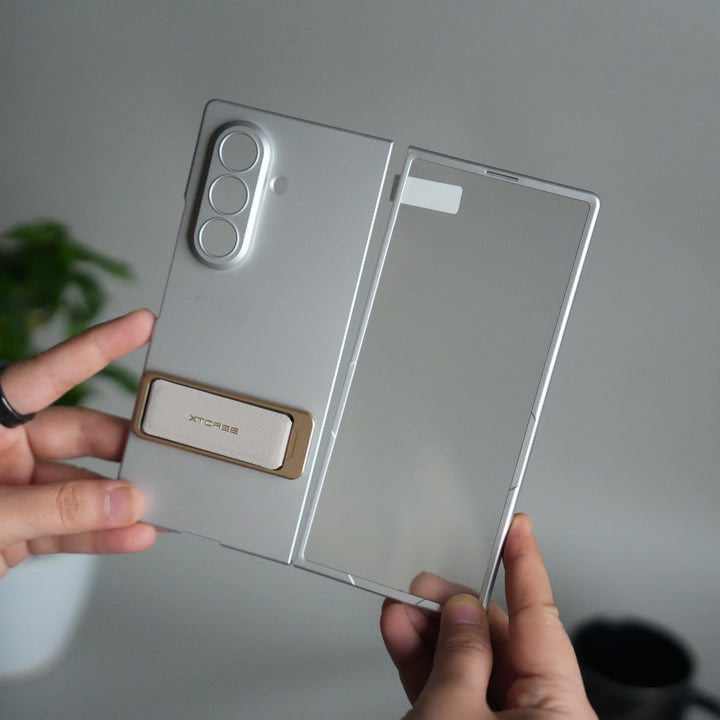 Galaxy Z Fold 7 Ultra-thin Wristband Brace Holder Kick Stand Front Glass Protective Case