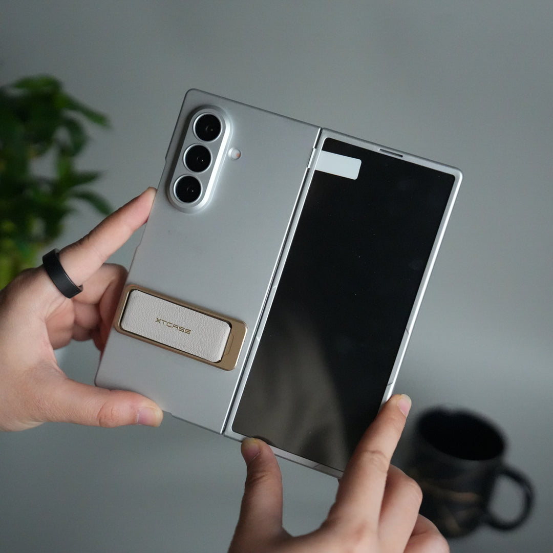 Galaxy Z Fold 7 Ultra-thin Wristband Brace Holder Kick Stand Front Glass Protective Case