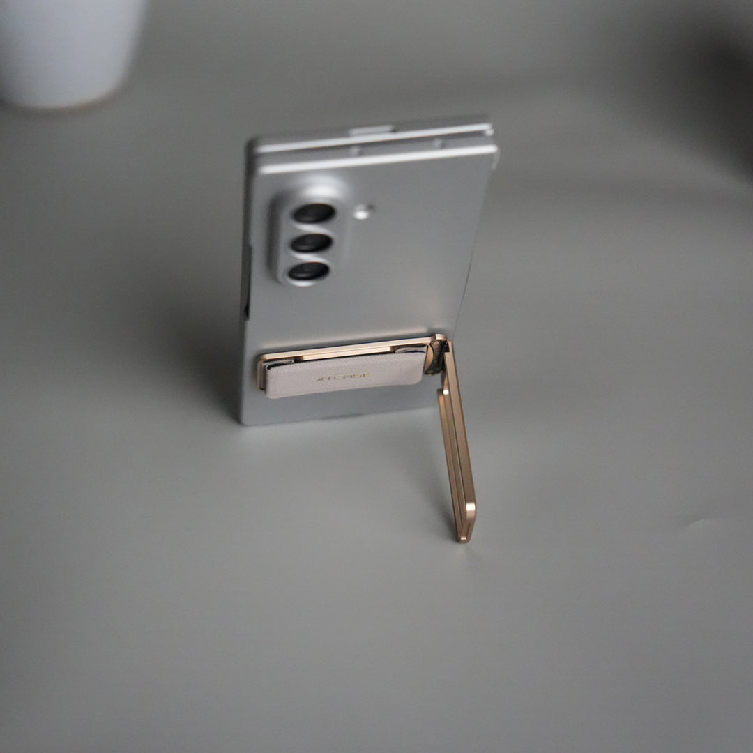 Galaxy Z Fold 7 Ultra-thin Wristband Brace Holder Kick Stand Front Glass Protective Case