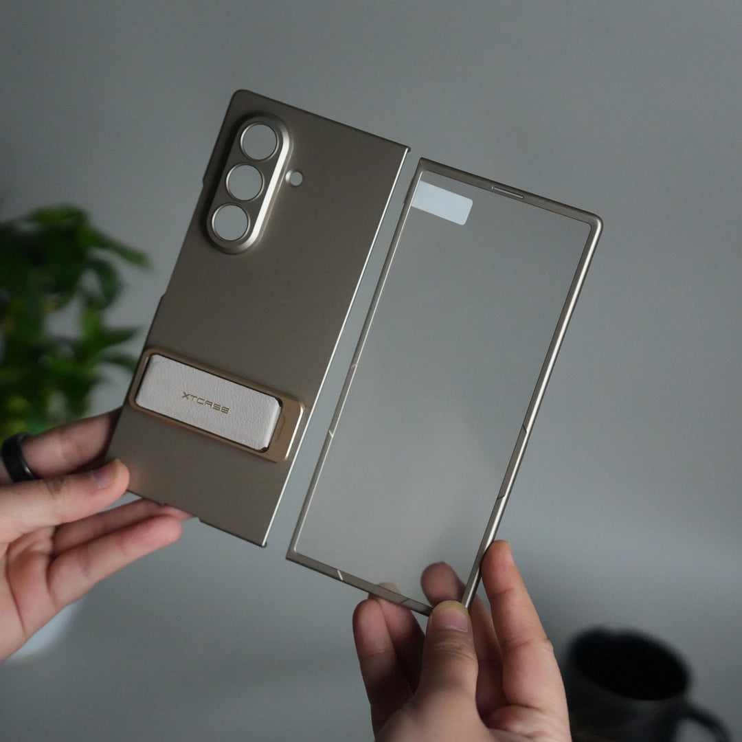 Galaxy Z Fold 7 Ultra-thin Wristband Brace Holder Kick Stand Front Glass Protective Case