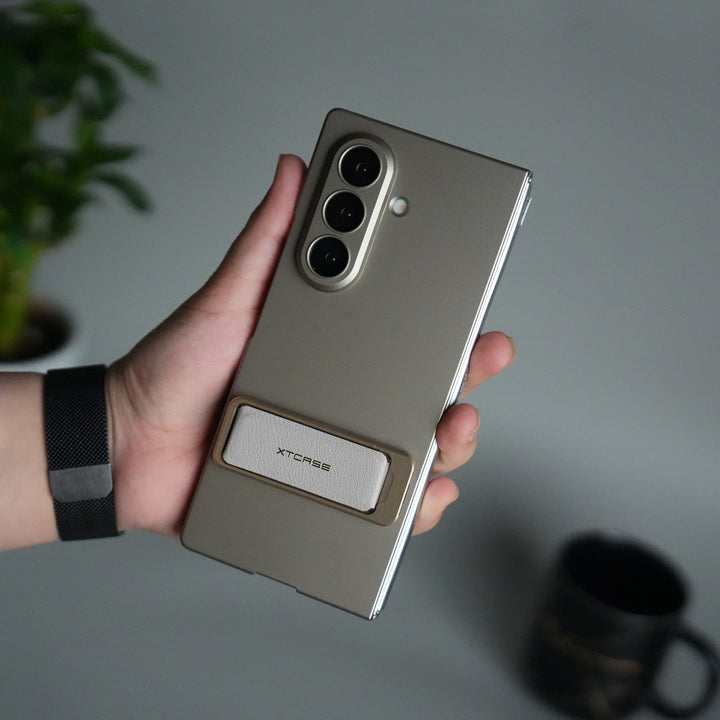 Galaxy Z Fold 7 Ultra-thin Wristband Brace Holder Kick Stand Front Glass Protective Case