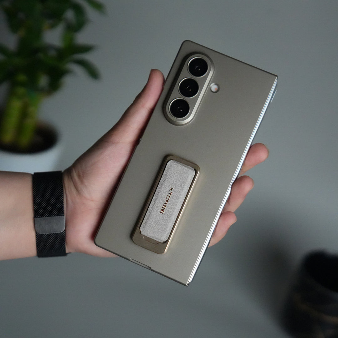 Galaxy Z Fold 7 Ultra-thin Wristband Brace Holder Kick Stand Front Glass Protective Case