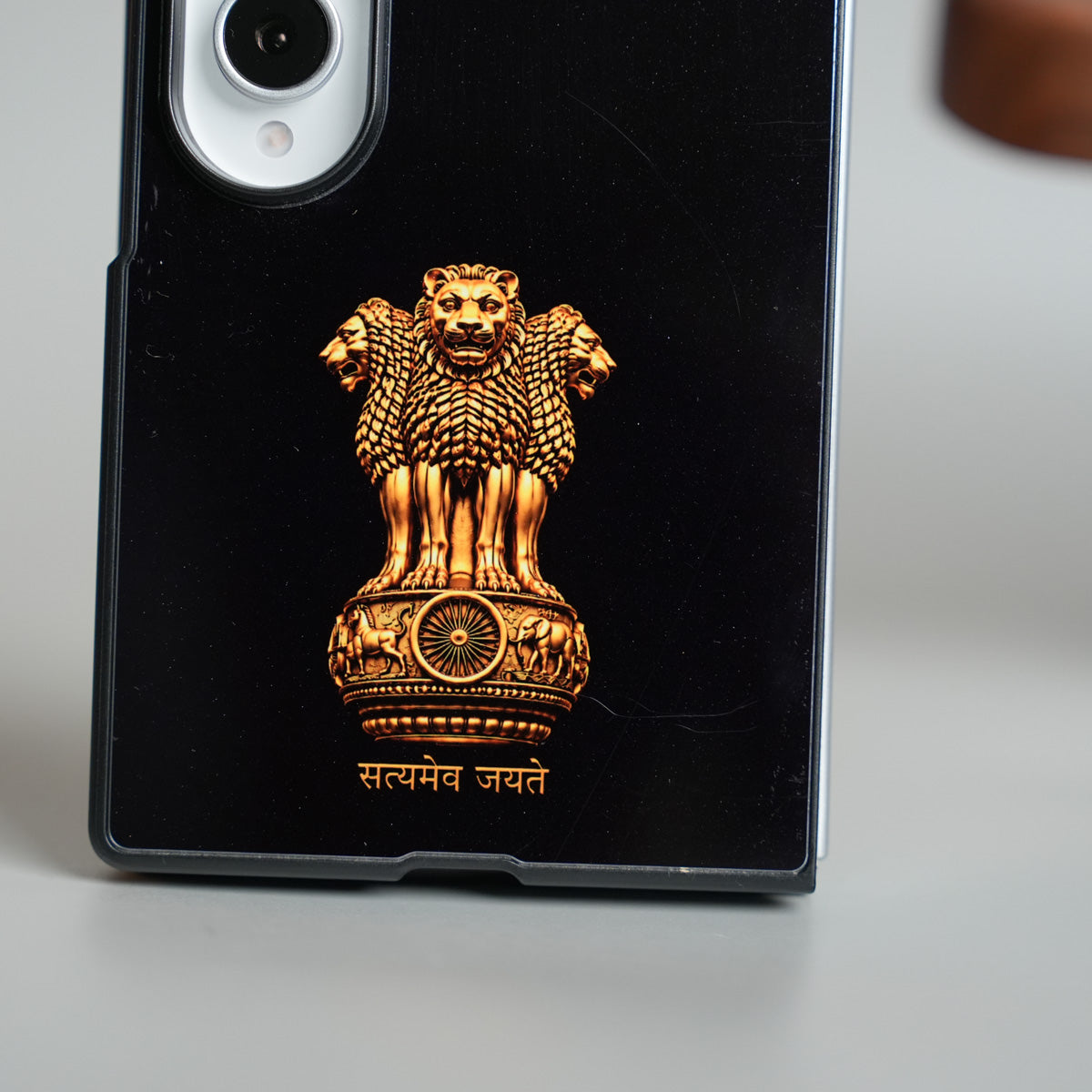 Ashoka Emblem Satyameva Jayate Design Case | Galaxy Z Fold 8