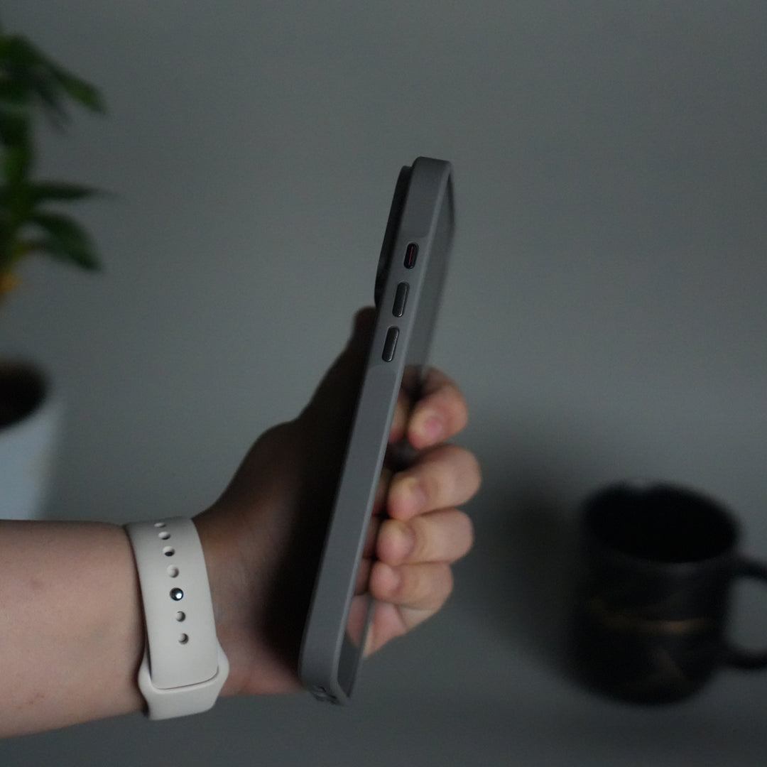 iPhone 17 Pro Max Metal Camera Ring Carbon Fiber Design MagSafe Cover