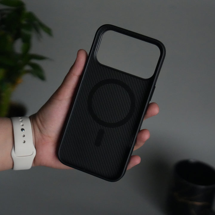 iPhone 17 Pro Max Metal Camera Ring Carbon Fiber Design MagSafe Cover