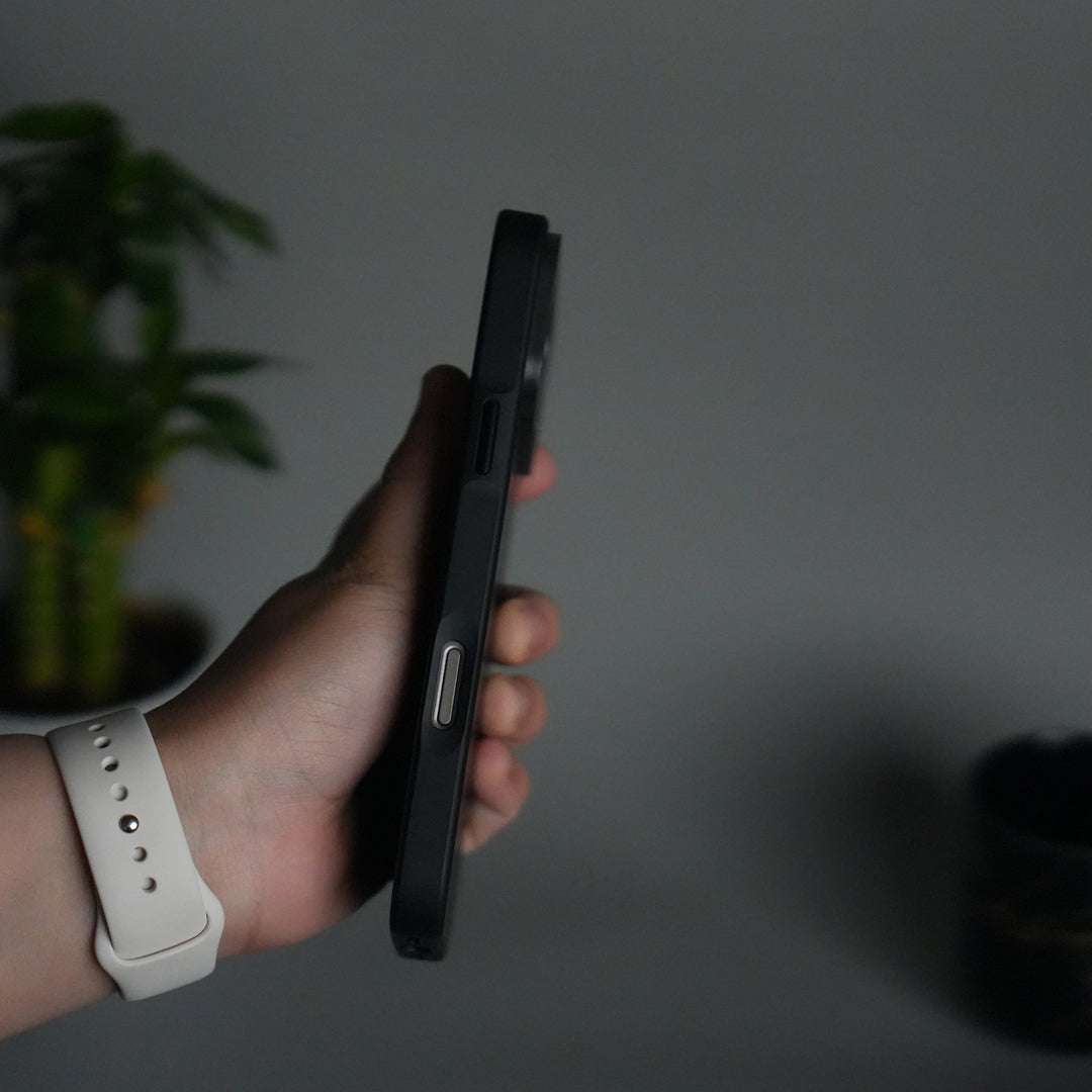 iPhone 17 Pro Max Metal Camera Ring Carbon Fiber Design MagSafe Cover