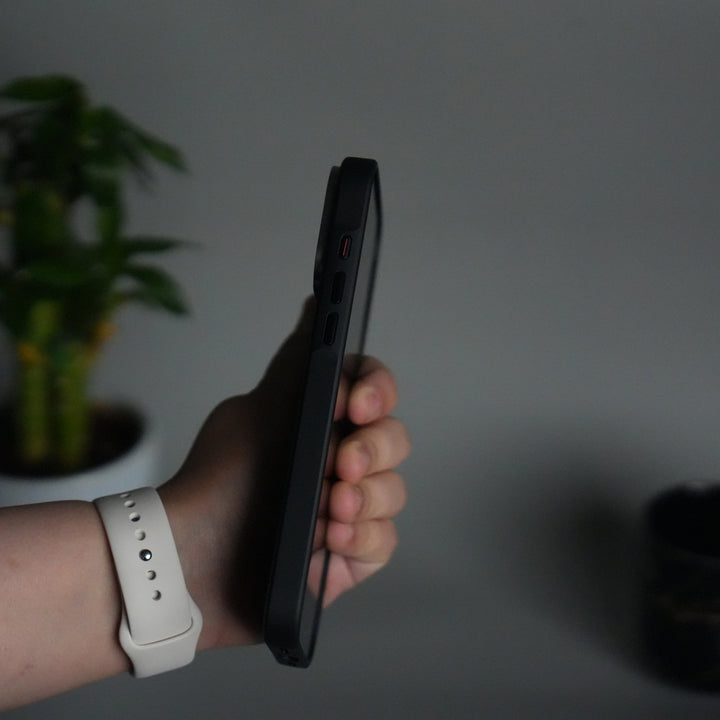 iPhone 17 Pro Max Metal Camera Ring Carbon Fiber Design MagSafe Cover