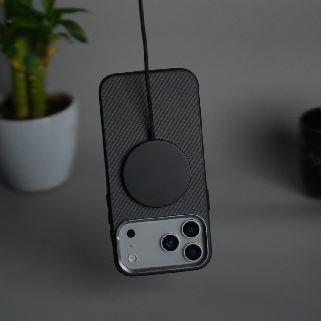 iPhone 17 Pro Max Metal Camera Ring Carbon Fiber Design MagSafe Cover