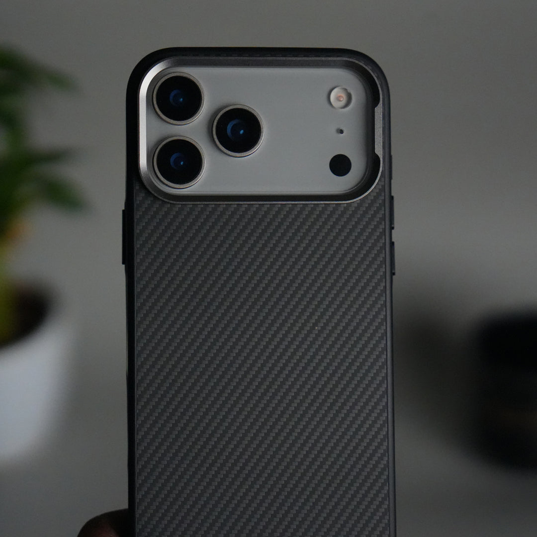 iPhone 17 Pro Max Metal Camera Ring Carbon Fiber Design MagSafe Cover