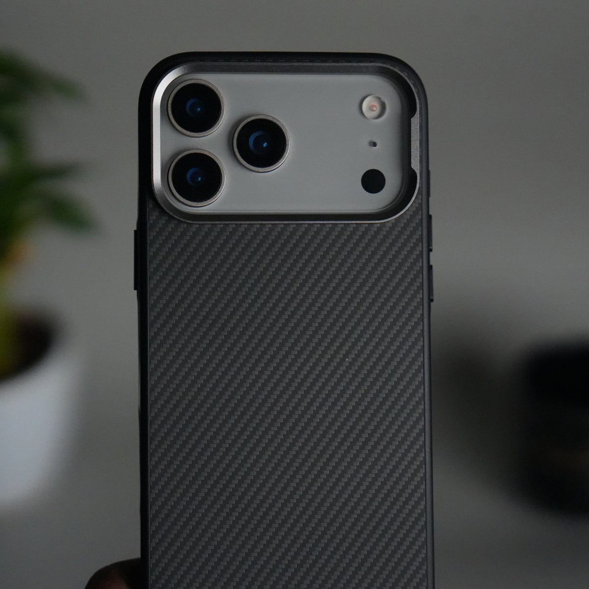 iPhone 18 Series Metal Camera Ring Carbon Fiber Design MagSafe Cover