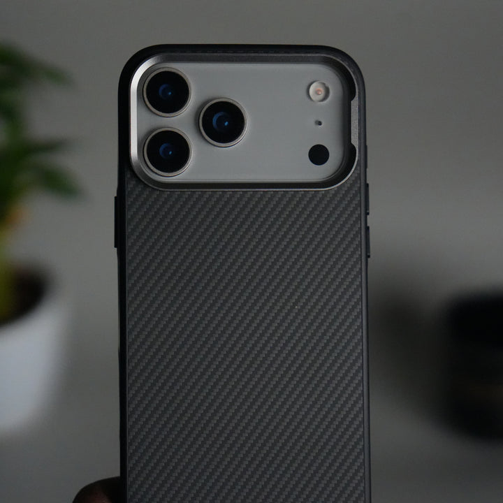 iPhone 17 Pro Max Metal Camera Ring Carbon Fiber Design MagSafe Cover