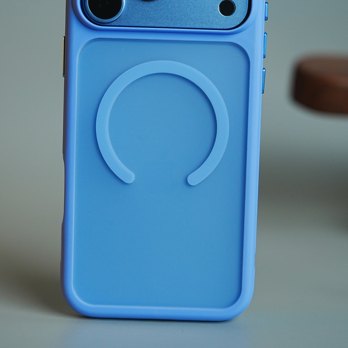 Matte Frosted Magnetic Case for 18 Series | Raised Camera Frame Protective Cover