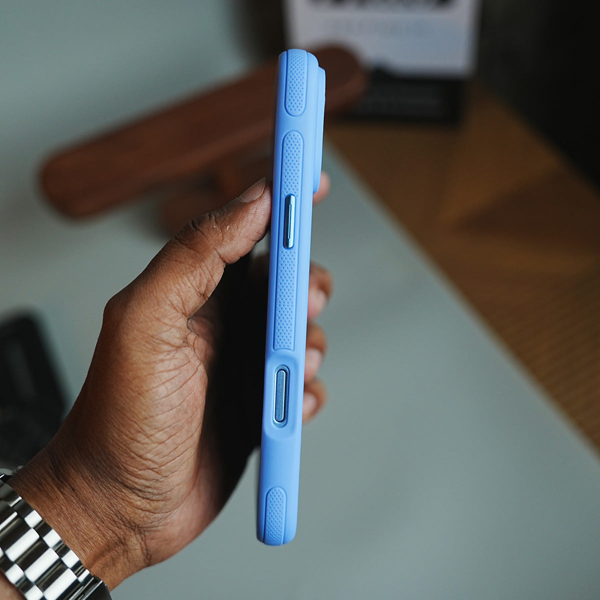 Matte Frosted Magnetic Case for 18 Series | Raised Camera Frame Protective Cover