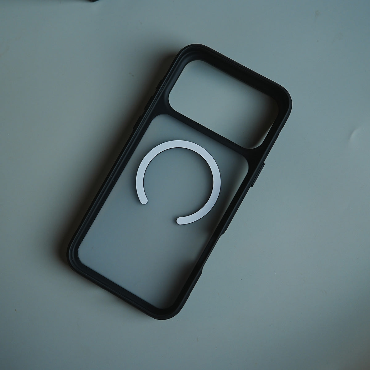 Matte Frosted Magnetic Case for 18 Series | Raised Camera Frame Protective Cover