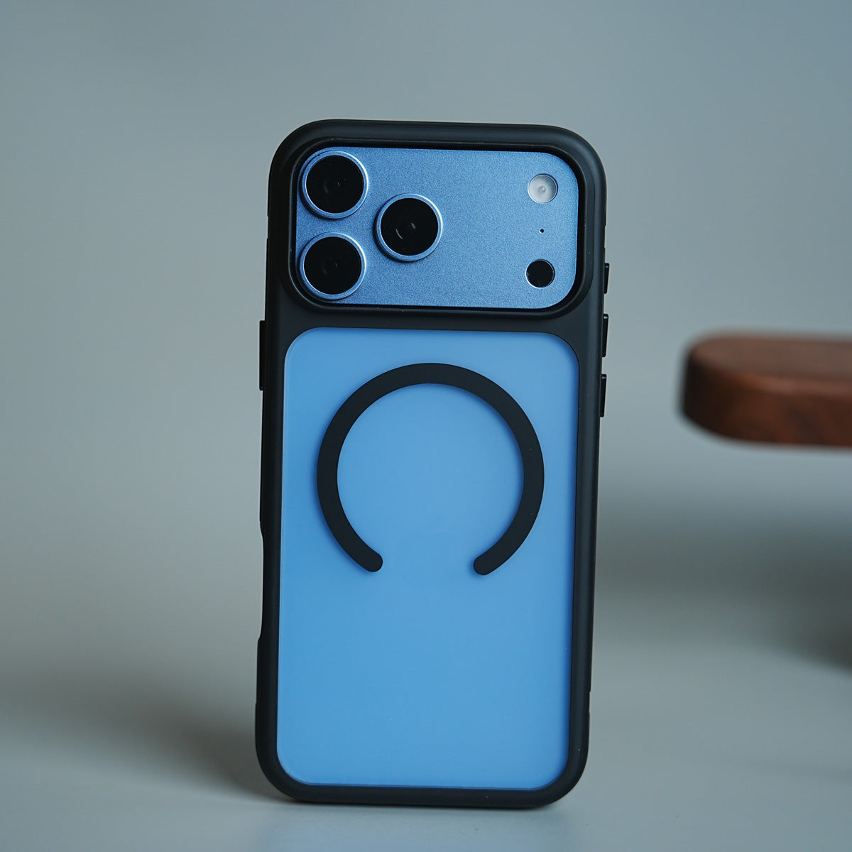 Matte Frosted Magnetic Case for 18 Series | Raised Camera Frame Protective Cover