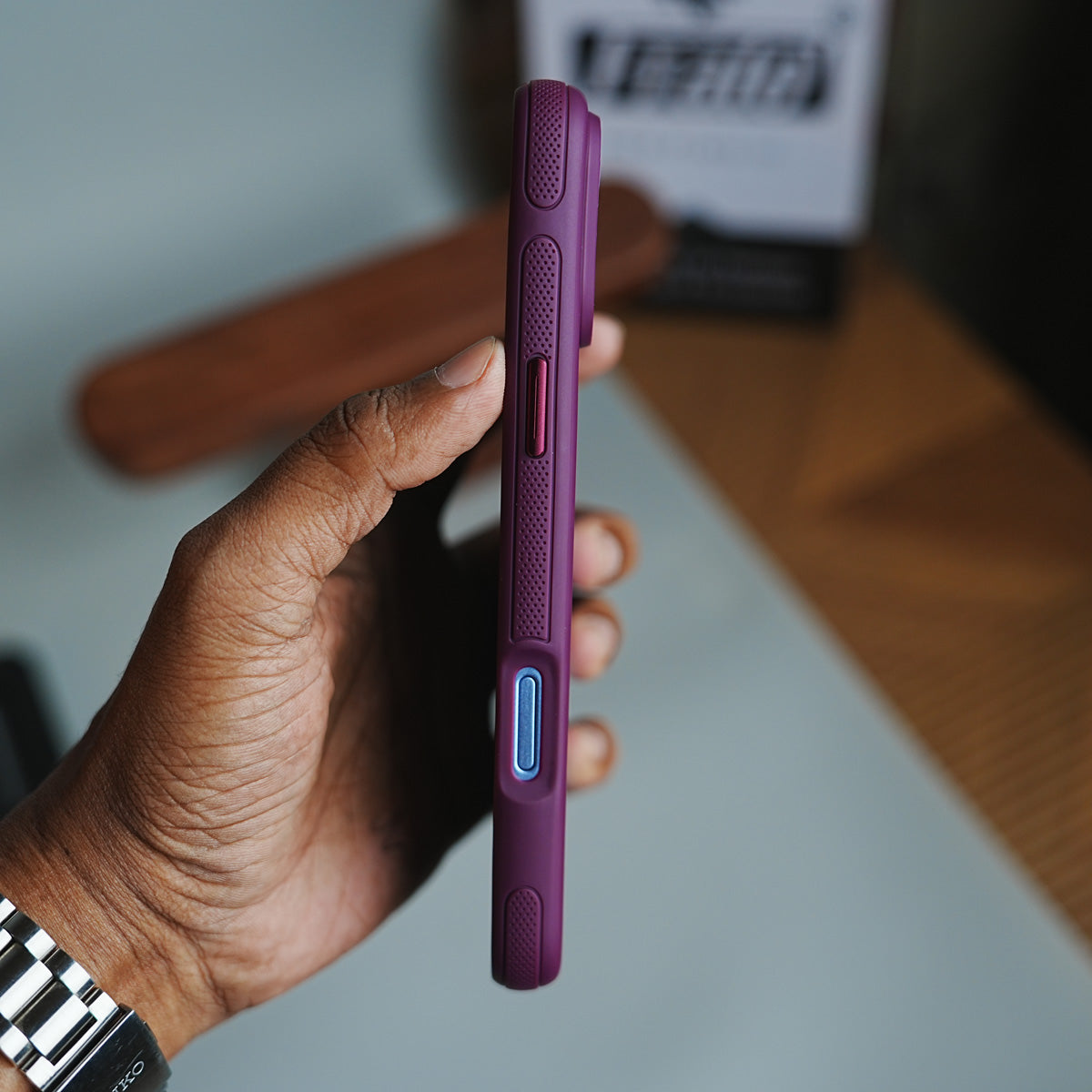 Matte Frosted Magnetic Case for 18 Series | Raised Camera Frame Protective Cover