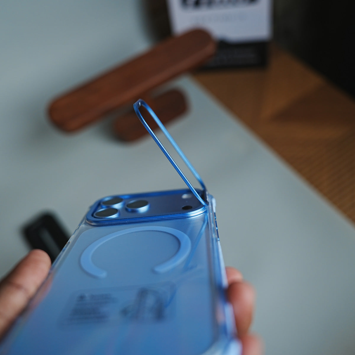 Foldable Camera Frame Stand Case for 17 Series | Magnetic Transparent Protective Cover