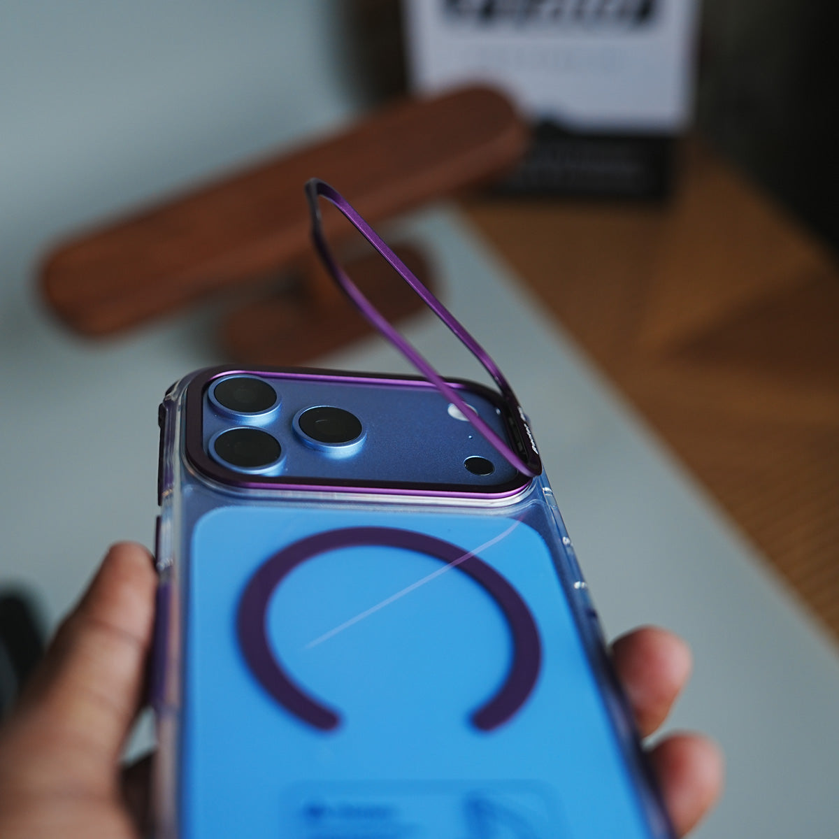 Foldable Camera Frame Stand Case for 17 Series | Magnetic Transparent Protective Cover