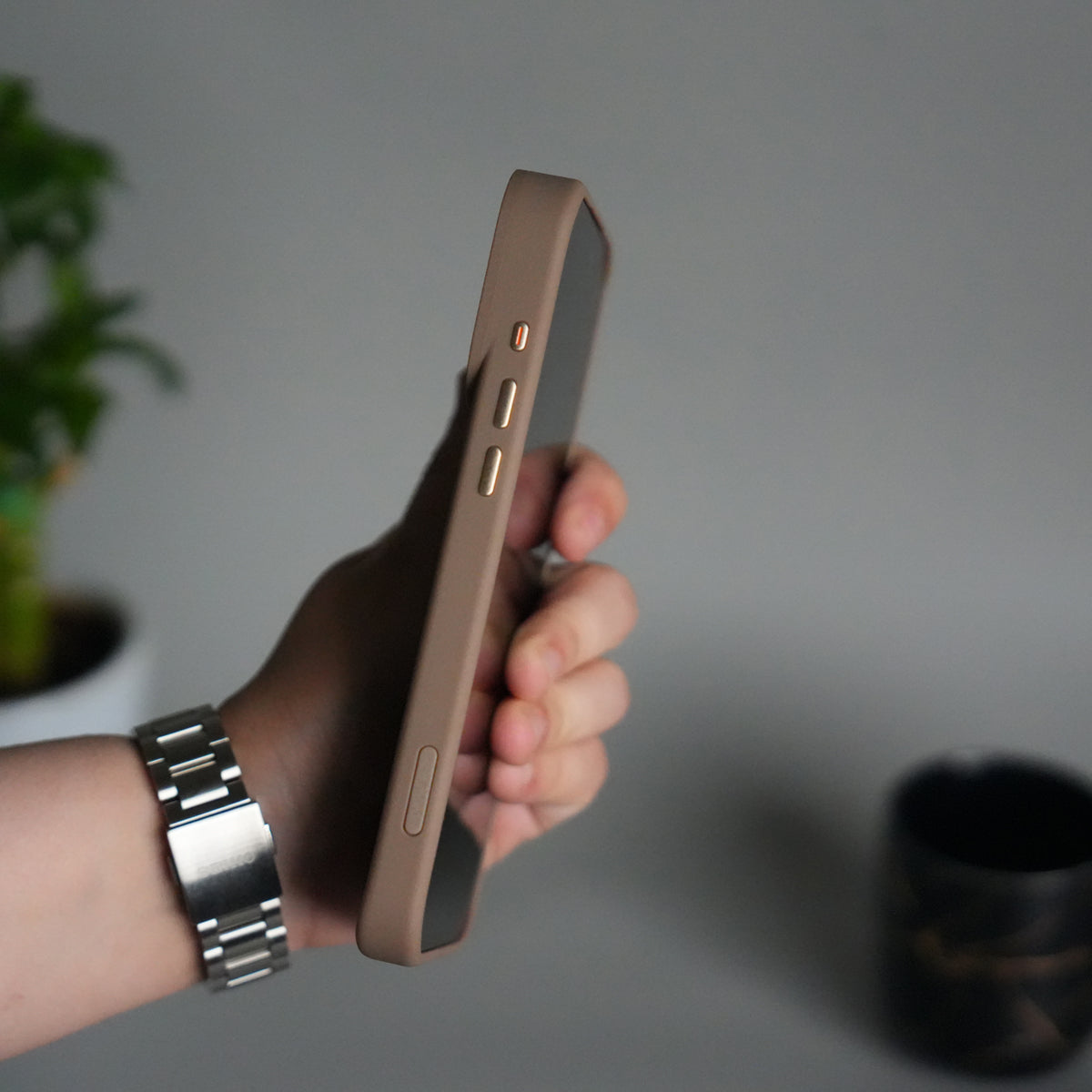 iPhone 18 Series Crocodile Leather Pattern Case | Premium Luxury Back Cover with Metal Camera Frame