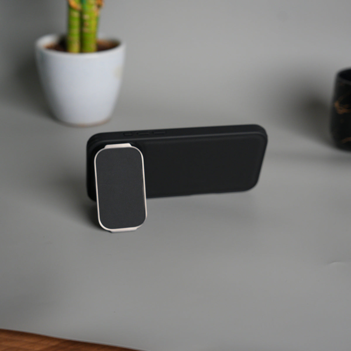 iPhone 17 Pro Max Metal Camera Cap Stand Case Cover