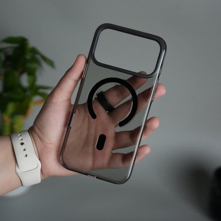 iPhone 17 Pro Max Anti-Yellow Hard Crystal Transparent MagSafe Case