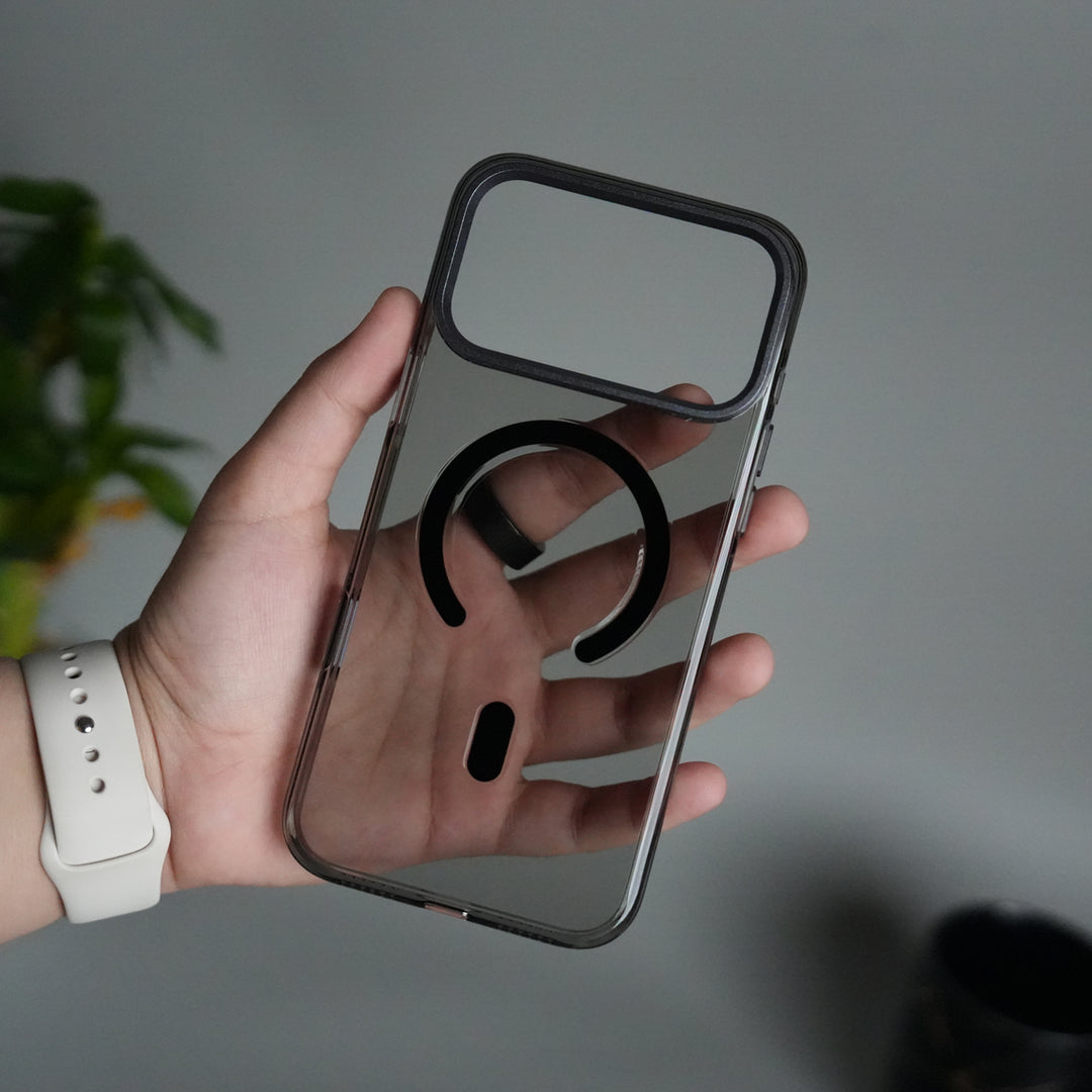 iPhone 17 Pro Max Anti-Yellow Hard Crystal Transparent MagSafe Case