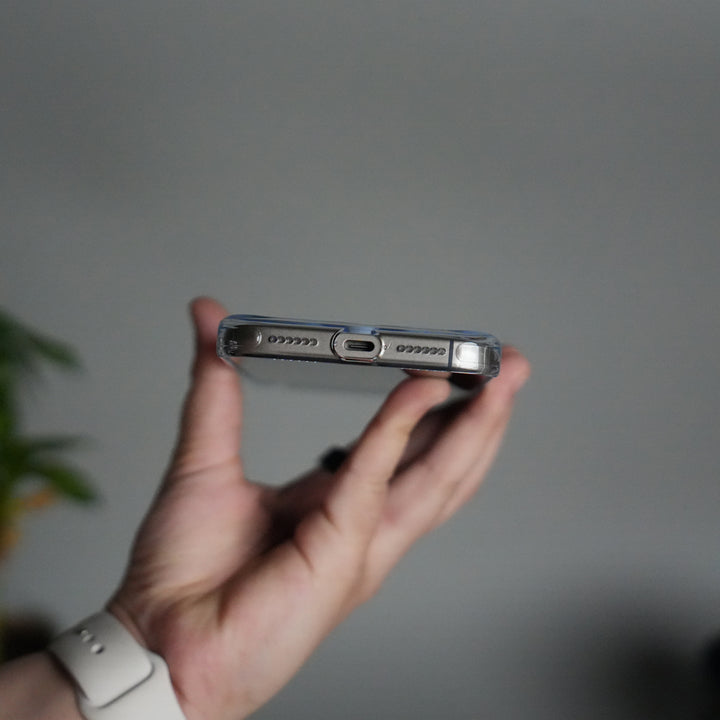 iPhone 17 Pro Max Anti-Yellow Hard Crystal Transparent MagSafe Case