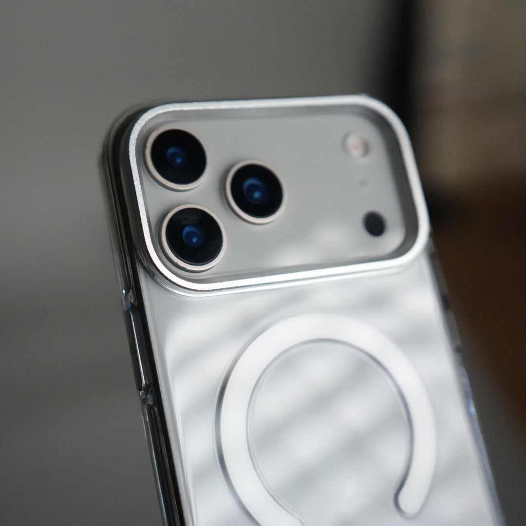 iPhone 17 Pro Max Anti-Yellow Hard Crystal Transparent MagSafe Case