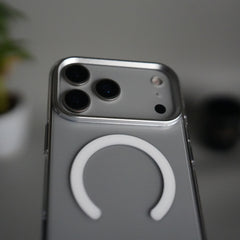 iPhone 17 Pro Anti-Yellow Hard Crystal Transparent MagSafe Case