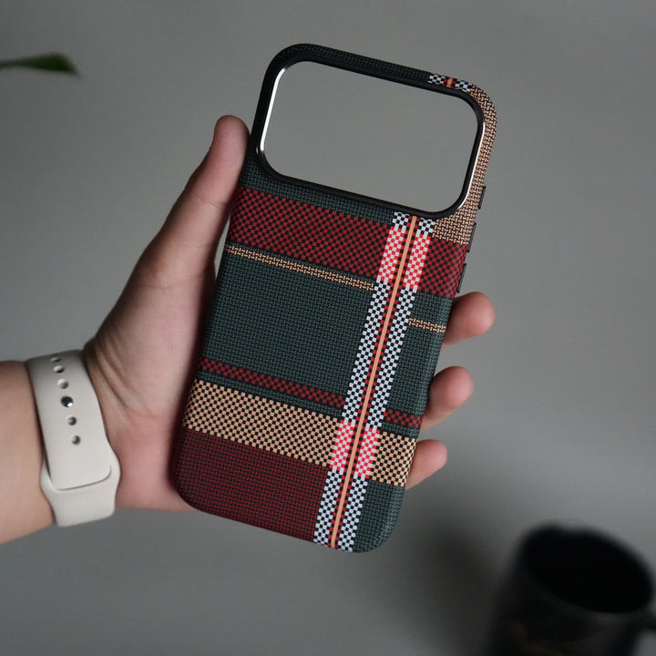 iPhone 17 Pro Max Carbon Fiber Texture Design Hard Pc MagSafe Case Cover (Green Red)