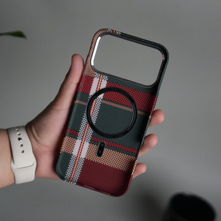 iPhone 17 Pro Max Carbon Fiber Texture Design Hard Pc MagSafe Case Cover (Green Red)