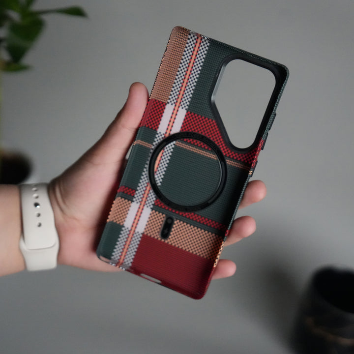 Galaxy S25 Ultra Carbon Fiber Texture Design Hard Pc MagSafe Case Cover (Green Red)