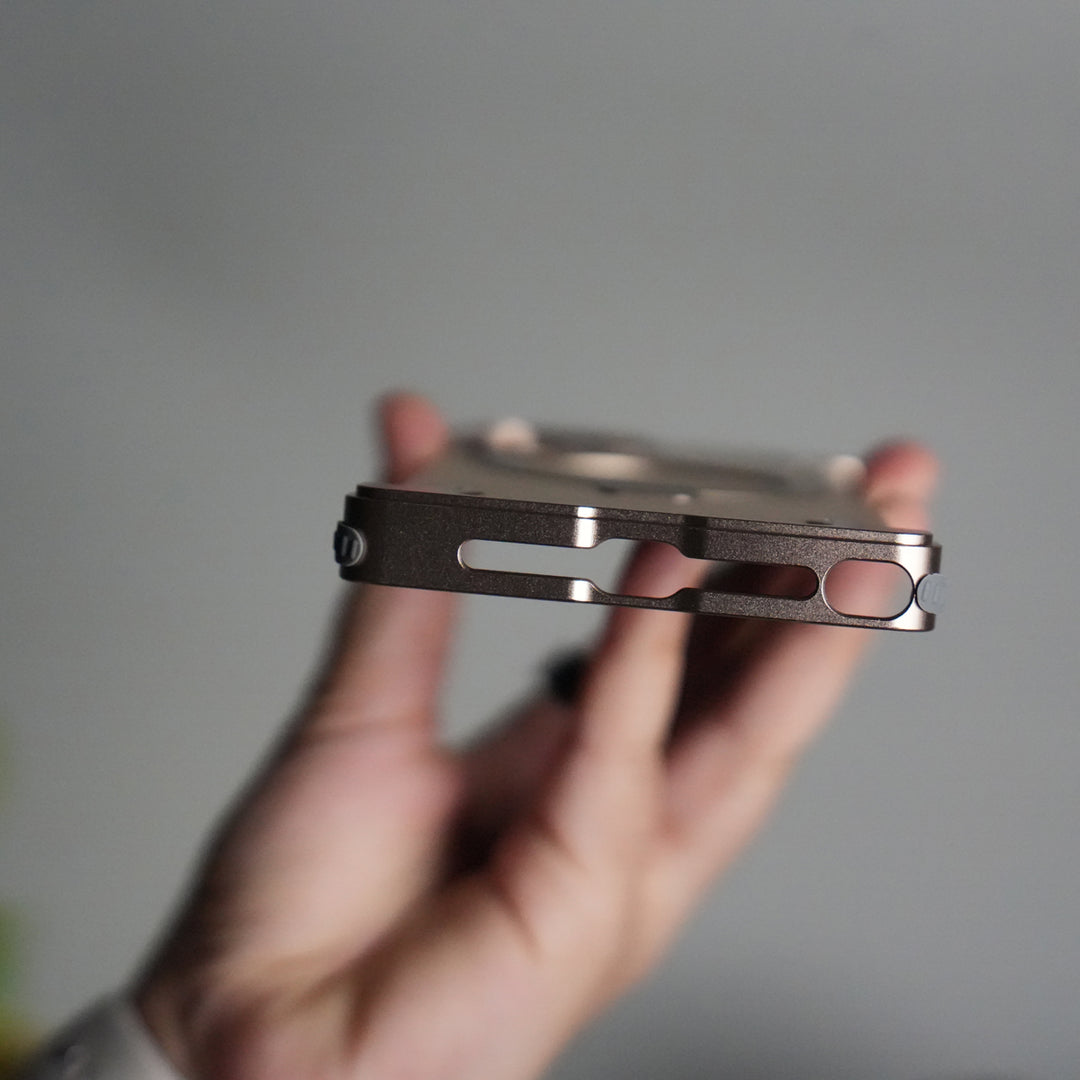 Galaxy S25 ultra Leather Frameless Metal Kickstand Case