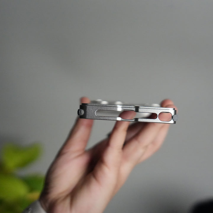 Galaxy S25 ultra Leather Frameless Metal Kickstand Case