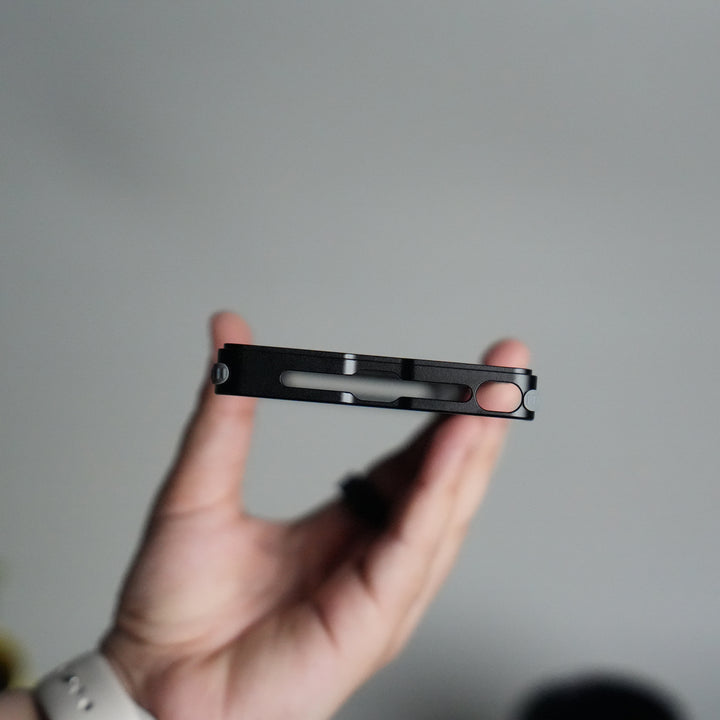 Galaxy S25 ultra Leather Frameless Metal Kickstand Case