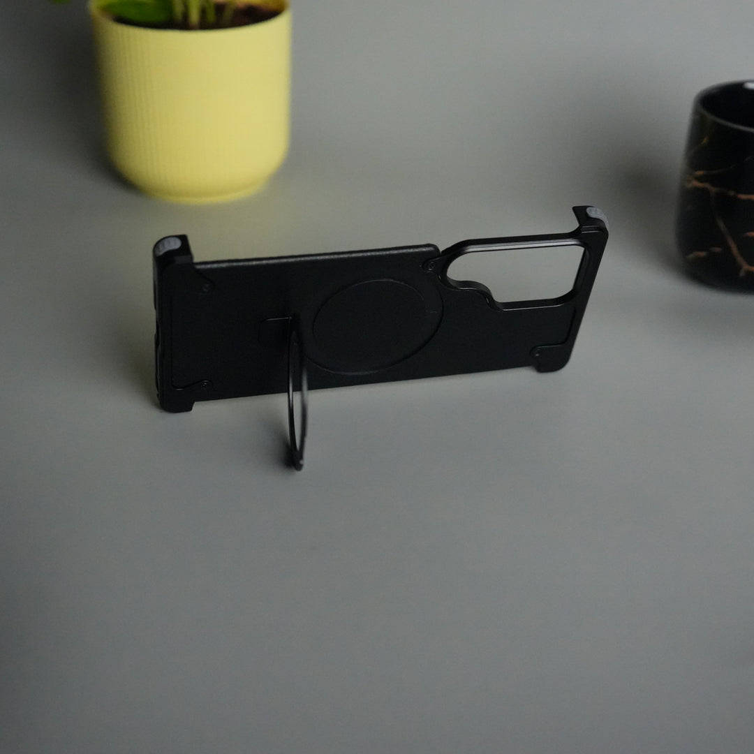 Galaxy S25 ultra Leather Frameless Metal Kickstand Case