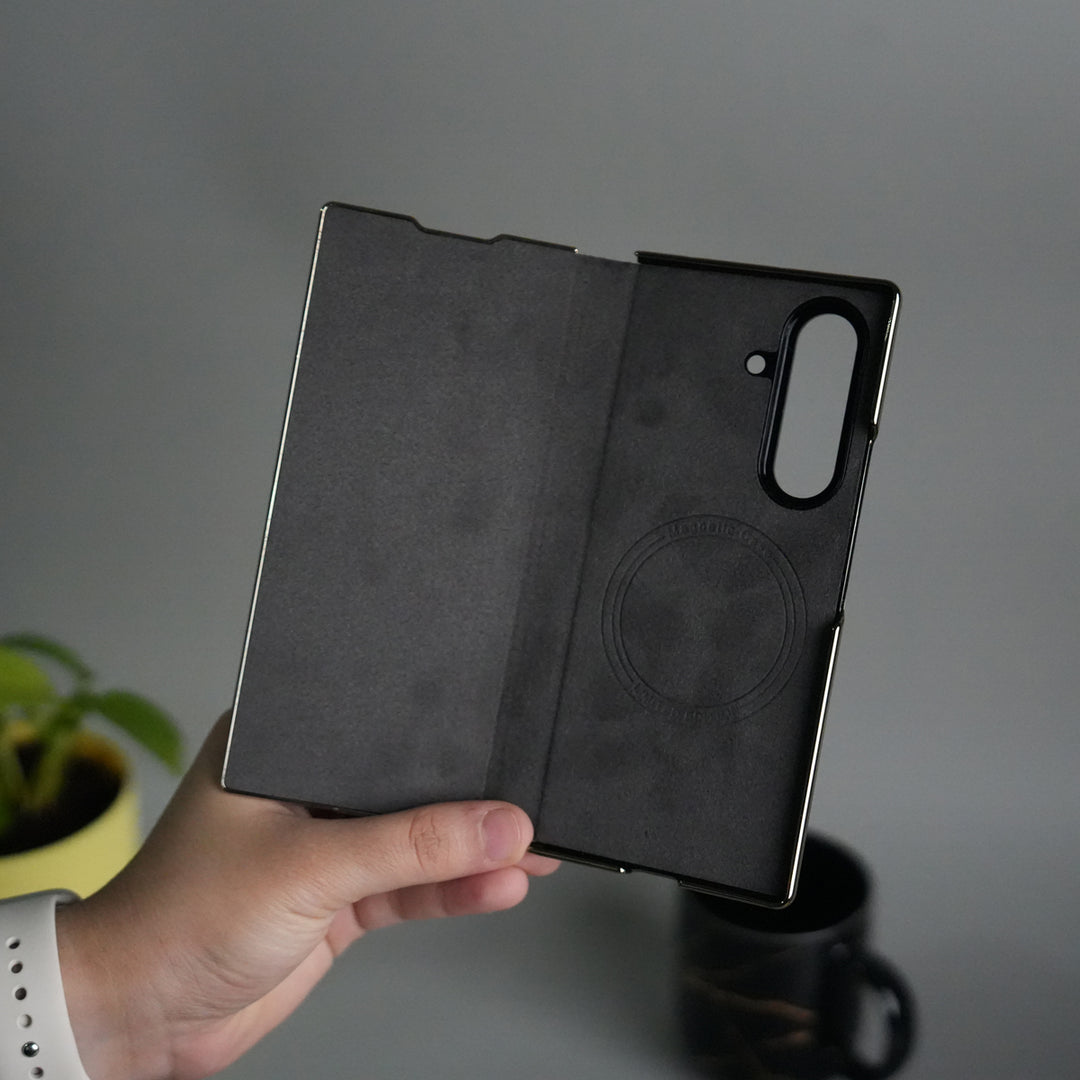 Galaxy Z Fold 7 Premium Carbon-Texture Ring Stand Flip Case