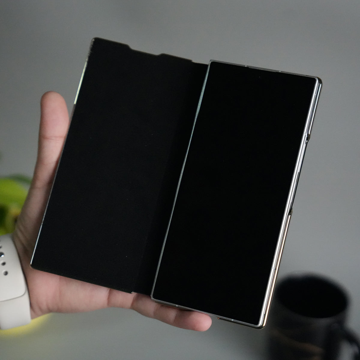 Galaxy Z Fold 7 Premium Carbon-Texture Ring Stand Flip Case