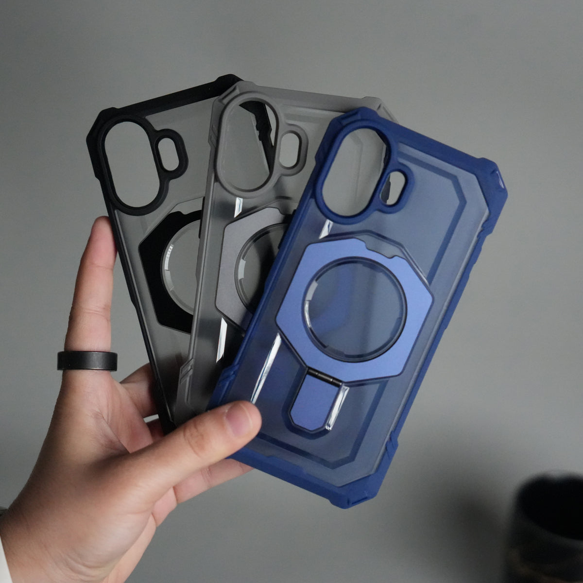 iPhone 17 – Rugged Armor MagSafe Case with Metal Kickstand