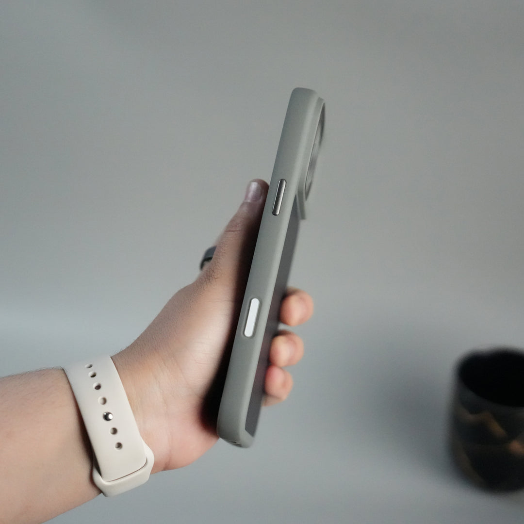 iPhone 17 Series Carbon Fiber Design MagSafe Cover