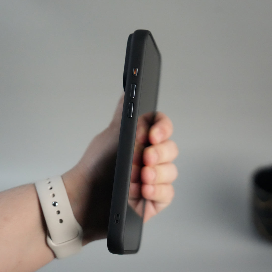 iPhone 17 Series Carbon Fiber Design MagSafe Cover