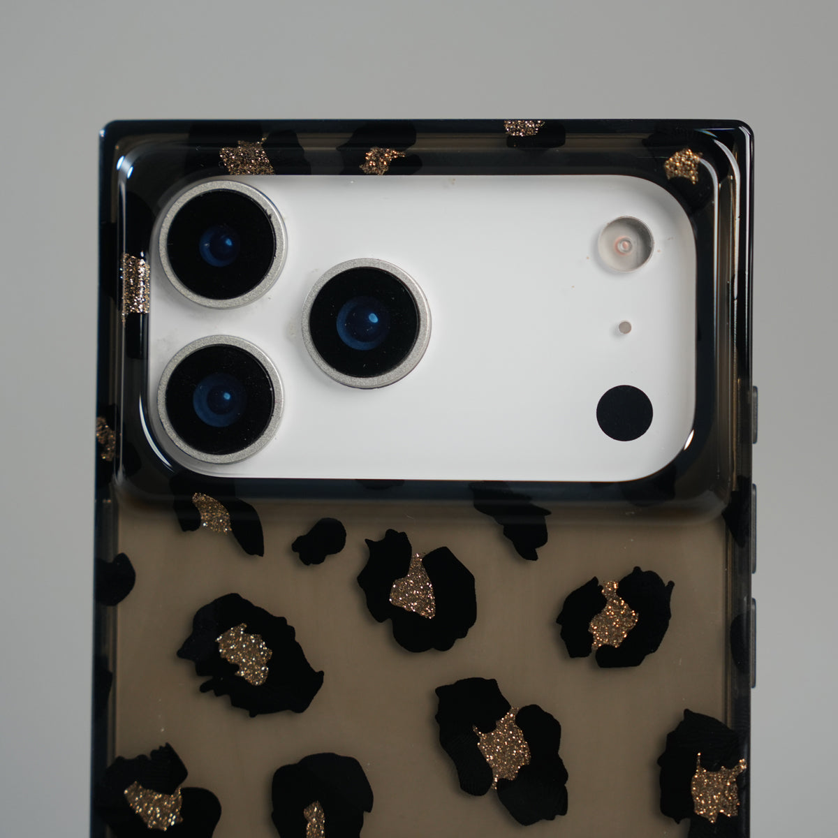iPhone 17 Series Luxury Leopard Print Glossy Silicone Case