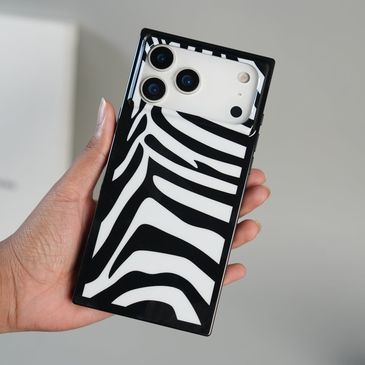 iPhone 17 Series Premium Zebra Print Glossy Silicone Cover