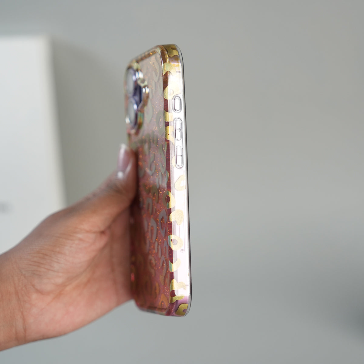 iPhone 17 Series Luxury Gold Leopard Print Glitter Case with Glossy Finish