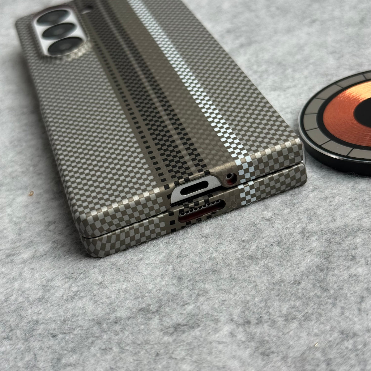 Samsung Galaxy Z Fold Series Carbon Fiber Texture Aramid Design Hard Pc MagSafe Case Cover