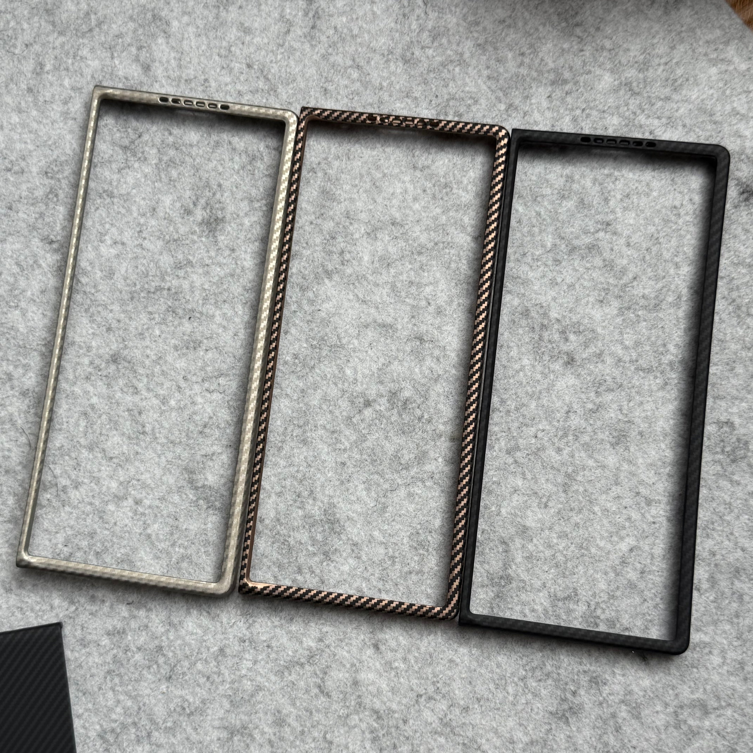 Samsung Galaxy Z Fold 6 Small Carbon Line Pattern Case Cover