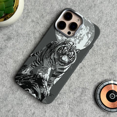 iPhone Series Carbon Fiber Texture Tiger Lion Design Hard Pc MagSafe Case Cover
