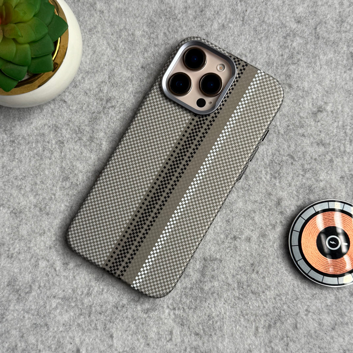 iPhone Carbon Fiber Texture Aramid Design Hard Pc MagSafe Case Cover