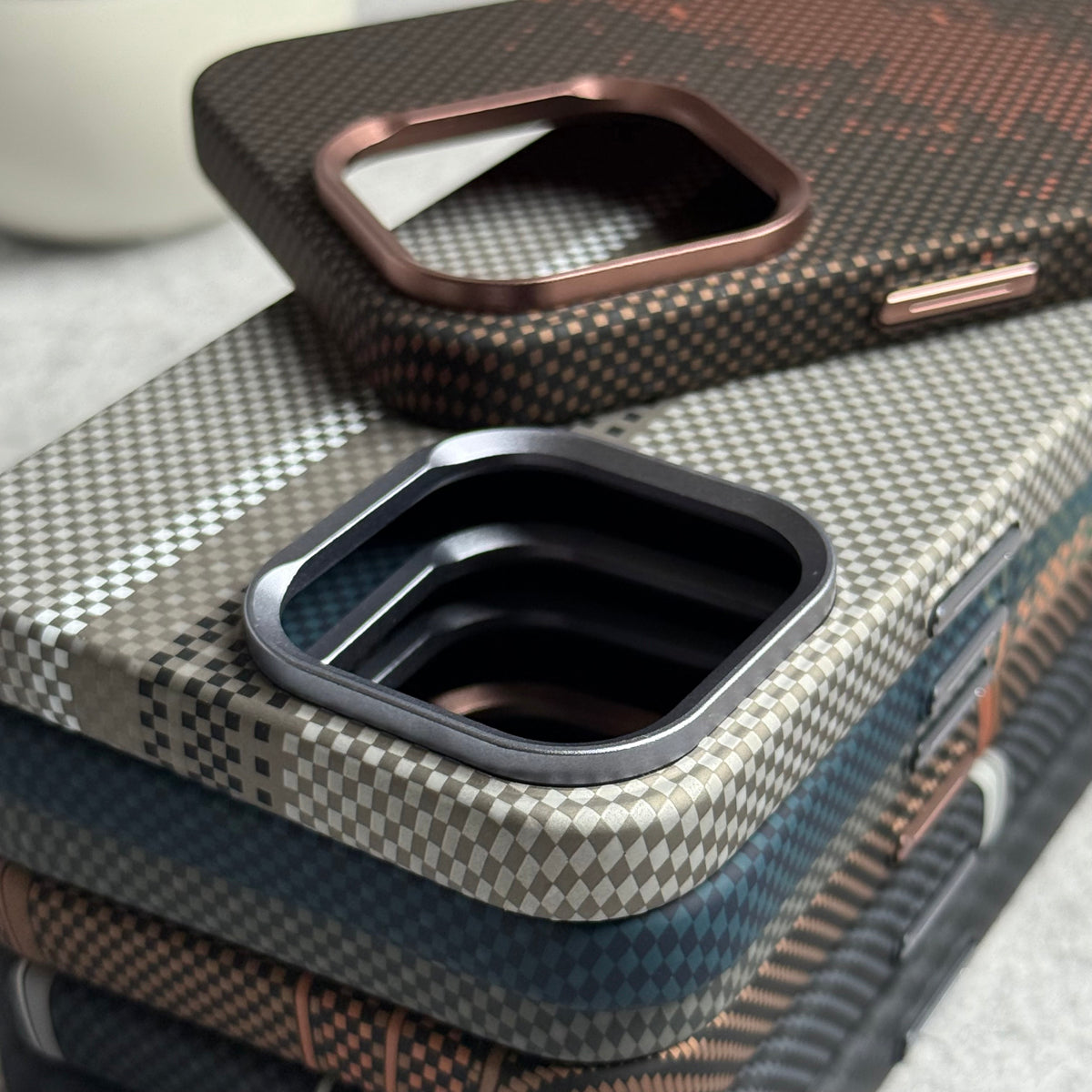 iPhone Carbon Fiber Texture Aramid Design Hard Pc MagSafe Case Cover